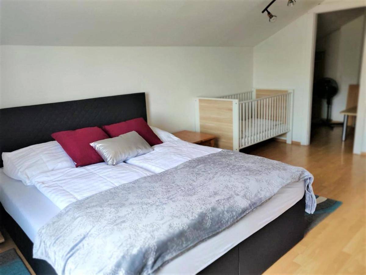 Three-Bedroom House with Garden in Wien, Donau Niederösterreich