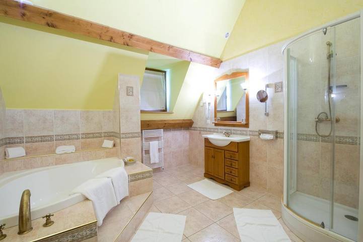 Hôtel pour 2 personnes, avec jardin et piscine à Vézac (Cantal) - 2