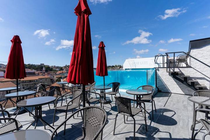 Apartamento para 2 personas, con terraza además de piscina y vistas, Se admiten mascotas en Vila Nova de Gaia