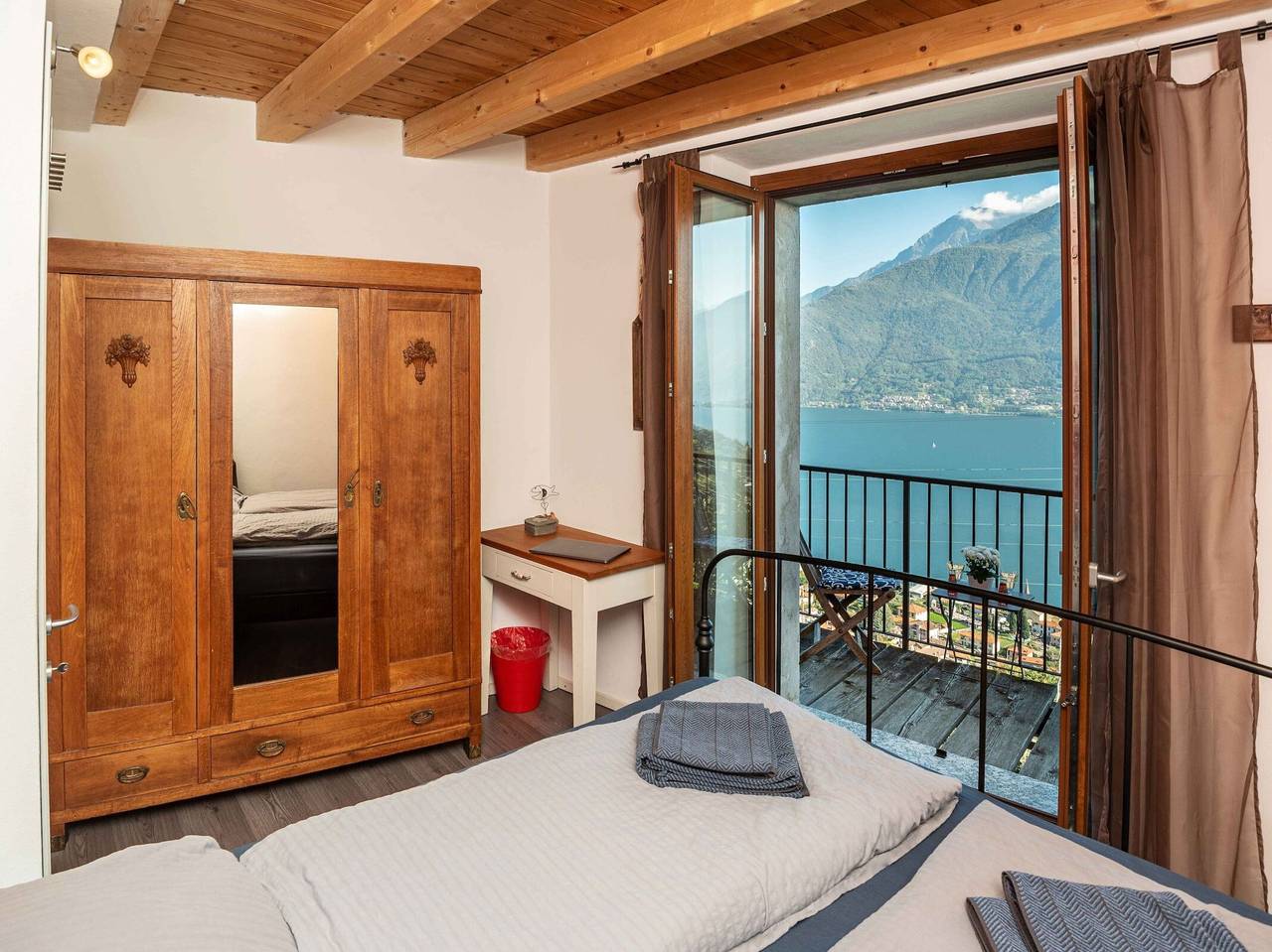 Ferienhaus 'Casa Bianca' mit Seeblick, privater Terrasse und Wlan in Saliana (Pianello del Lario), Pianello del Lario