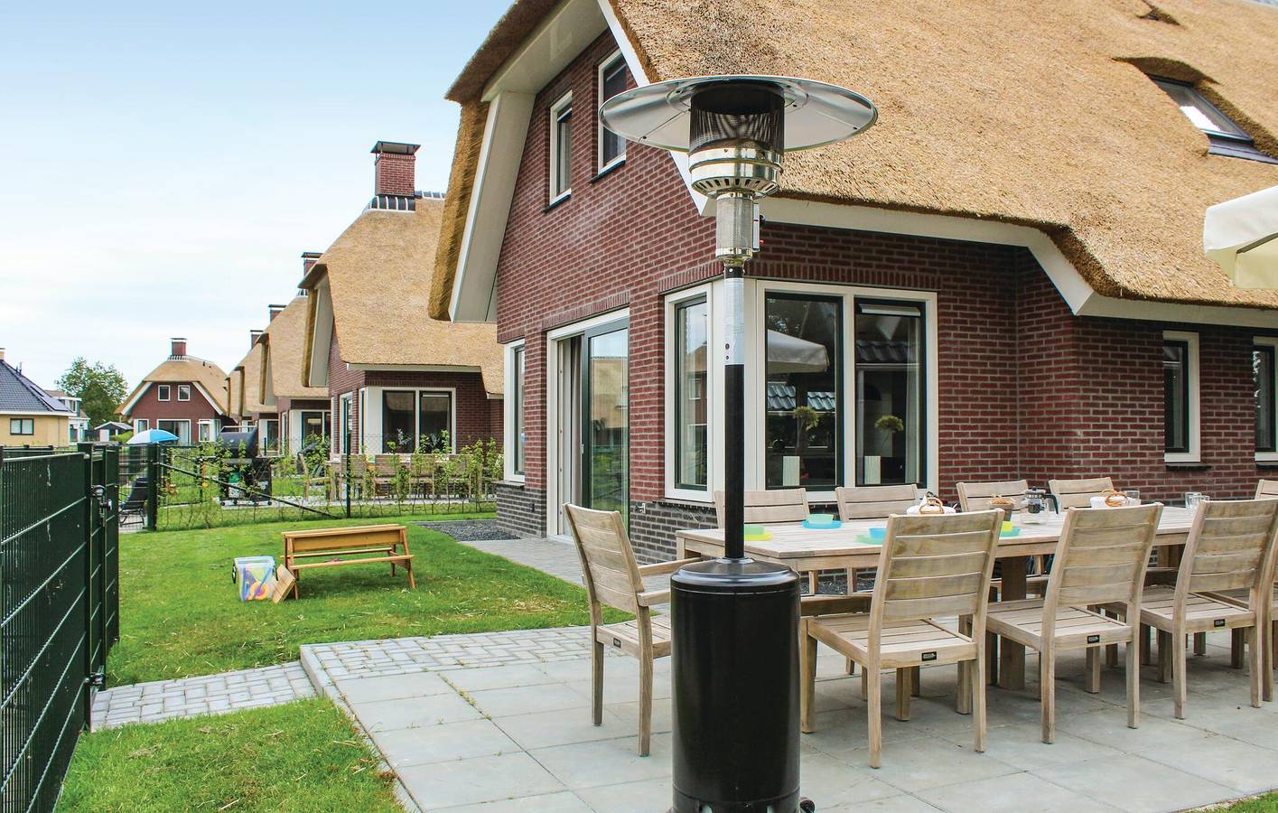 Ferienhaus für 10 Personen mit Terrasse in Idskenhuizen, Ijsselmeer