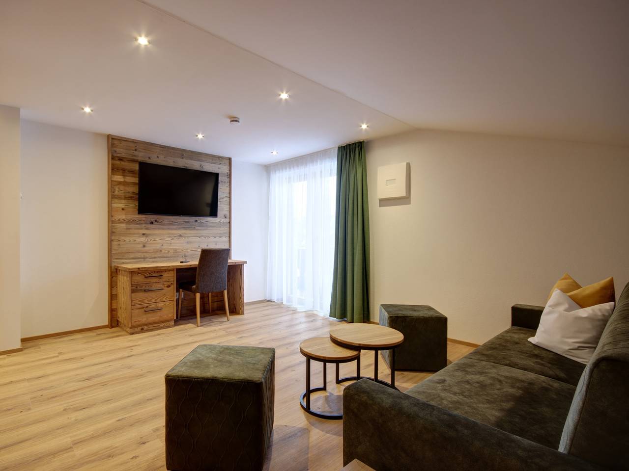 Apartamento vacacional entero, Gasthof-Appartements Vroni - Chiemgau Karte - Apartment 7 for 4 persons, 1 separate bedroom, balcony, 57 m² in Inzell, Alpes Bávaros