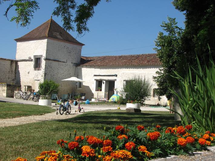 Gîte pour 6 personnes, avec piscine, adapté aux familles