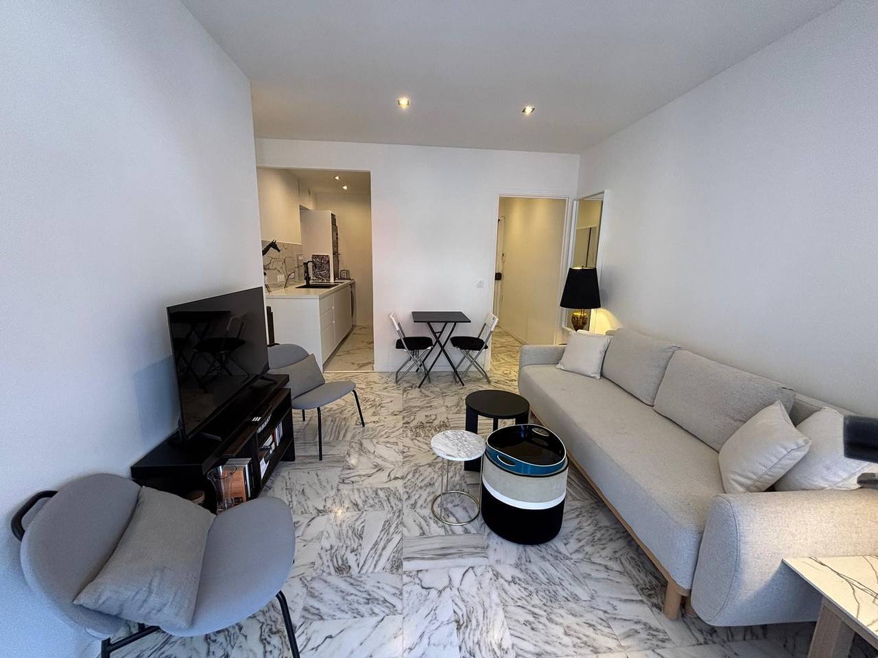 Studio entier, Fragonard in Beaulieu-sur-Mer, Côte méditerranéenne (France)