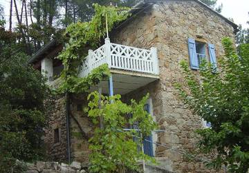 Gîte pour 6 personnes, avec terrasse et jardin à Corbès