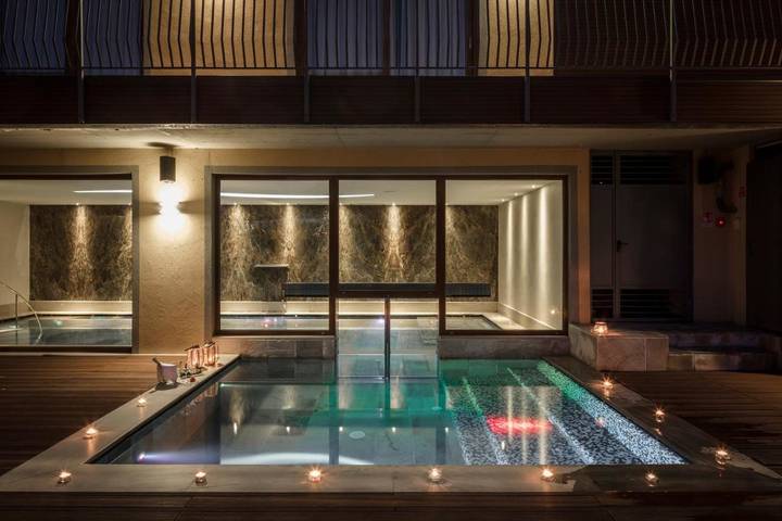 Hôtel pour 2 personnes, avec Balcon et Jacuzzi ainsi que Terrasse et Jardin
