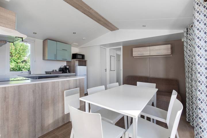Charming Mobile Home for 6 with Terrace in Carry-le-Rouet in Carry-le-Rouet, Mediterranean Coast (France)