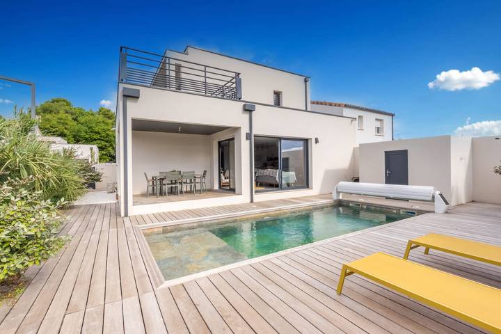 Maison de vacances pour 16 personnes, avec piscine et jardin, adapté aux familles à Sérignan