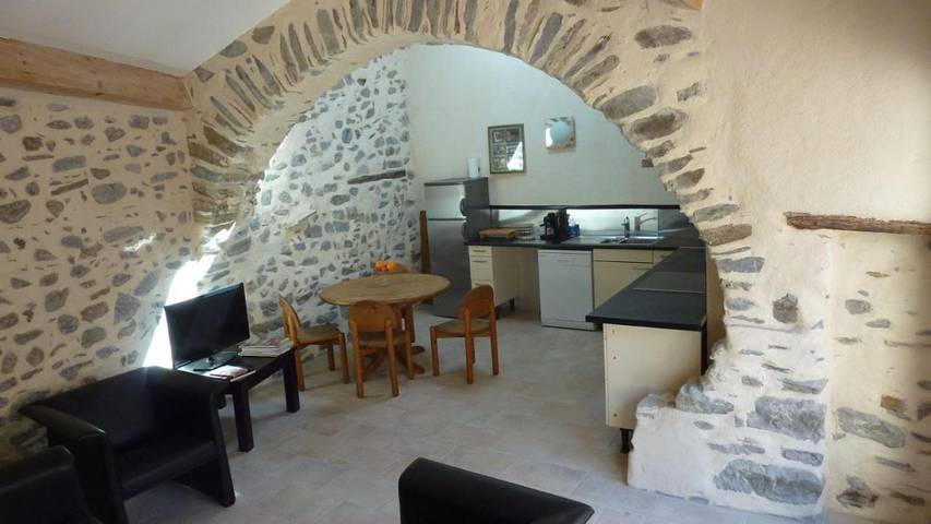Location de vacances pour 4 personnes, avec Terrasse et Jardin à Berlou