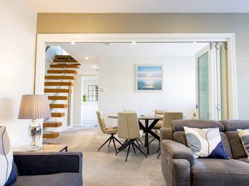 Holiday Rental for 10 People in Hastings, High Weald, Photo 4