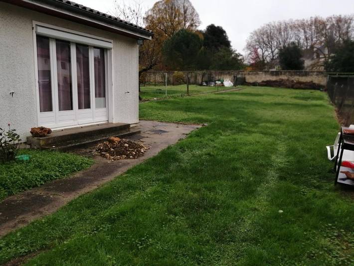 Location de vacances pour 2 personnes, avec vue et jardin à Bouresse - 4
