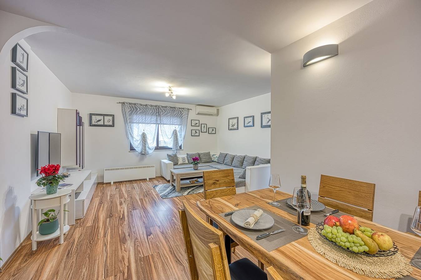 Appartement entier, Appartement de vacances pour 6 personnes avec balcon/terrasse in Rovinj, Région de Rovinj