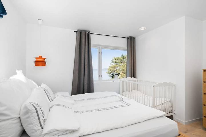 Ferienhaus für 8 Personen, mit Balkon und Whirlpool sowie Garten in Frøya - 2
