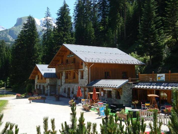 Hôtel pour 6 personnes, avec piscine et terrasse