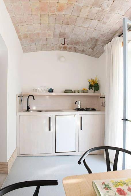 Gîte pour 2 personnes, avec Terrasse et Jardin ainsi que Piscine et Vue à Cantallops - 4