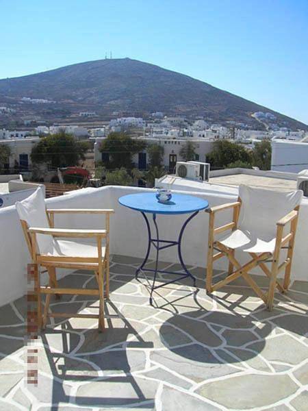 Irene Rooms in Folégandros
