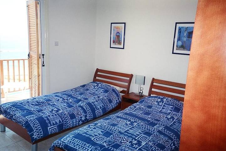 Endless seaviews and private pool -- and a stroll to Coral Bay! in Peyia, Sud di Cipro