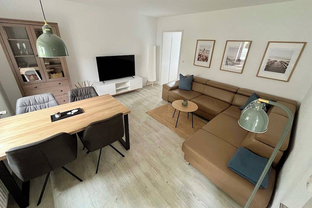 Ganze Wohnung, Ferienwohnung Meerzeit - am Strand mit Parkplatz und Terrasse, frisch renoviert in Schönberg, Südliche Ostseeküste