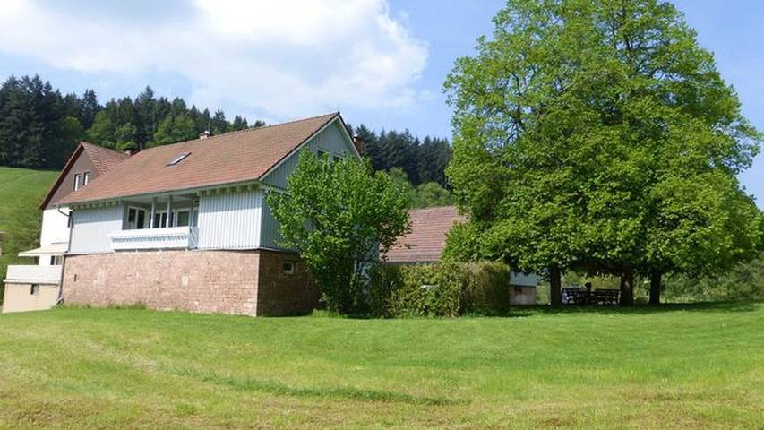 Ferienhaus für 8 Personen, mit Balkon und Ausblick - 1