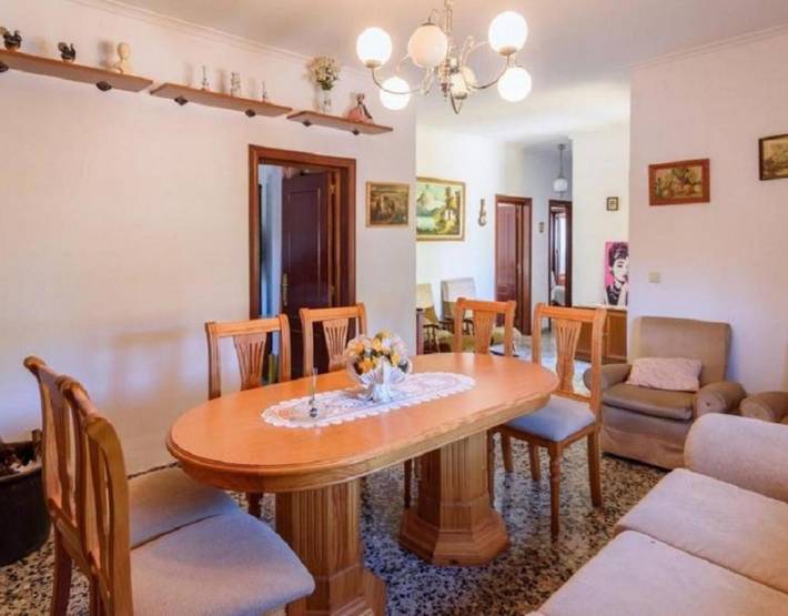 Casa de vacaciones 'Barquero Pernia' con vistas a la montaña, Wi-Fi y aire acondicionado in Cañete la Real, Andalucía