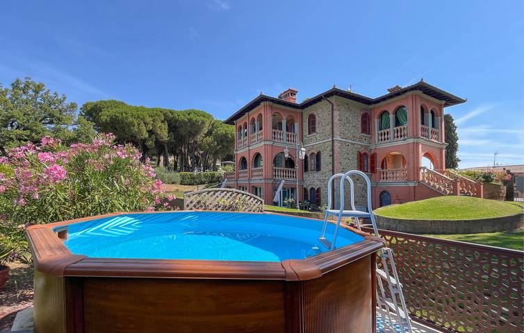 Appartamento intero, Accogliente appartamento con piscina, parcheggio e giardino a 200 m da La Posta di Arrigo in Passignano sul Trasimeno, Lago Trasimeno