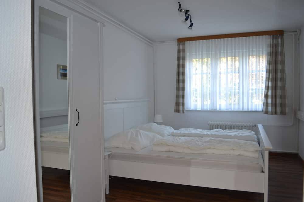 Reetdachhaus in Strandnähe mit großem Garten für 8 Personen in Böhl (St. Peter-Ording), St. Peter-Ording