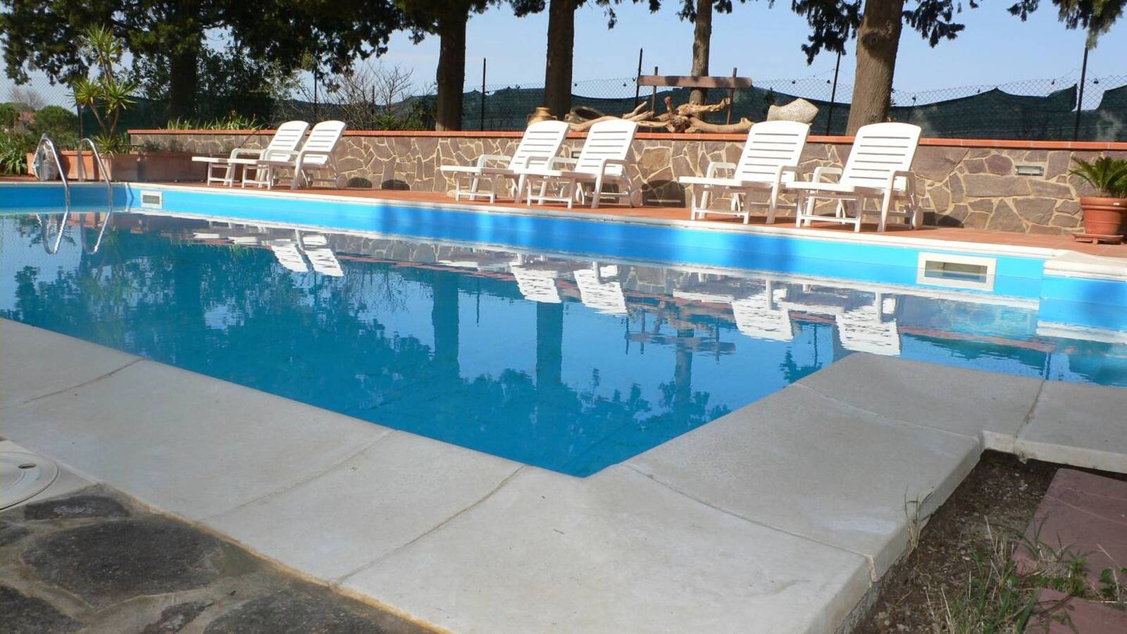 Appartamento intero, Appartamento 'Appartamento Luna' con piscina condivisa, giardino condiviso e Wi-Fi in Campiglia Marittima, Costa degli Etruschi