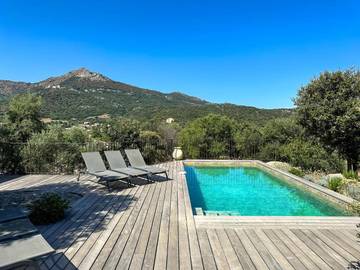 Villa pour 4 personnes, avec piscine ainsi que vue et jardin à Monticello