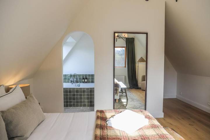 Location de vacances pour 10 personnes, avec jacuzzi ainsi que jardin et sauna à Onhaye - 3