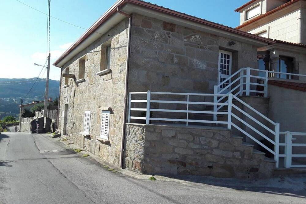 Casa A Coruxa - Upper Floor Ground Floor in Poio, Rías Baixas