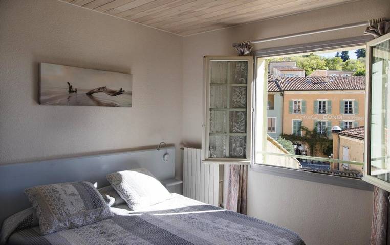 Hôtel pour 2 personnes, avec vue et terrasse à Moustiers-Sainte-Marie - 3