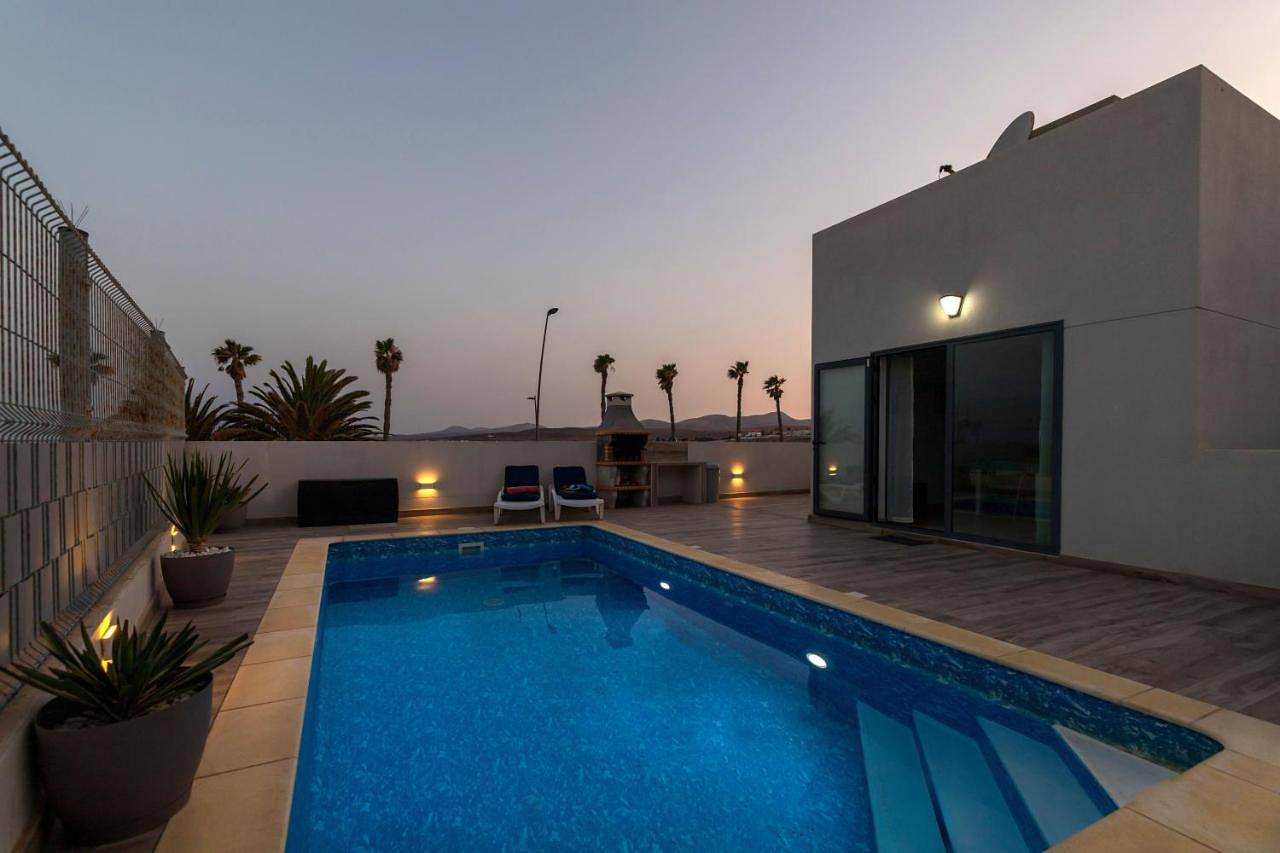 Luxury Villa Perla Del Mar in Caleta de Fuste, Antigua