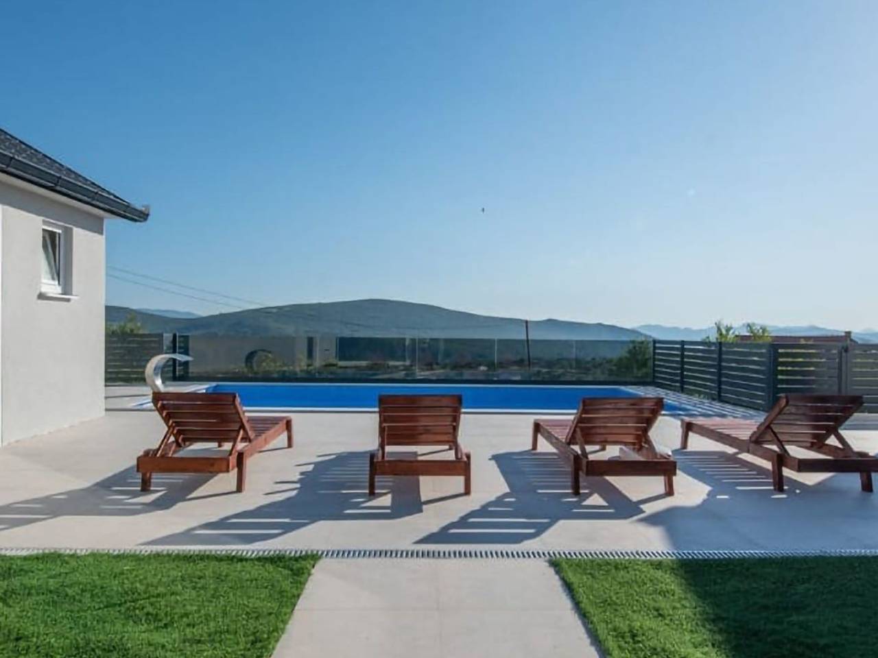 "Luxury Grey house" in Bosnien und Herzegowina