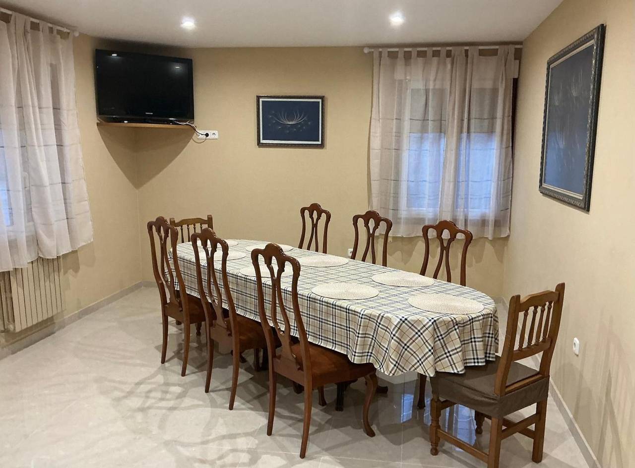Maison de vacances « Pomba » avec vue montagne, terrasse privée et Wi-Fi in Vilanova de Arousa, Costa de Galicia