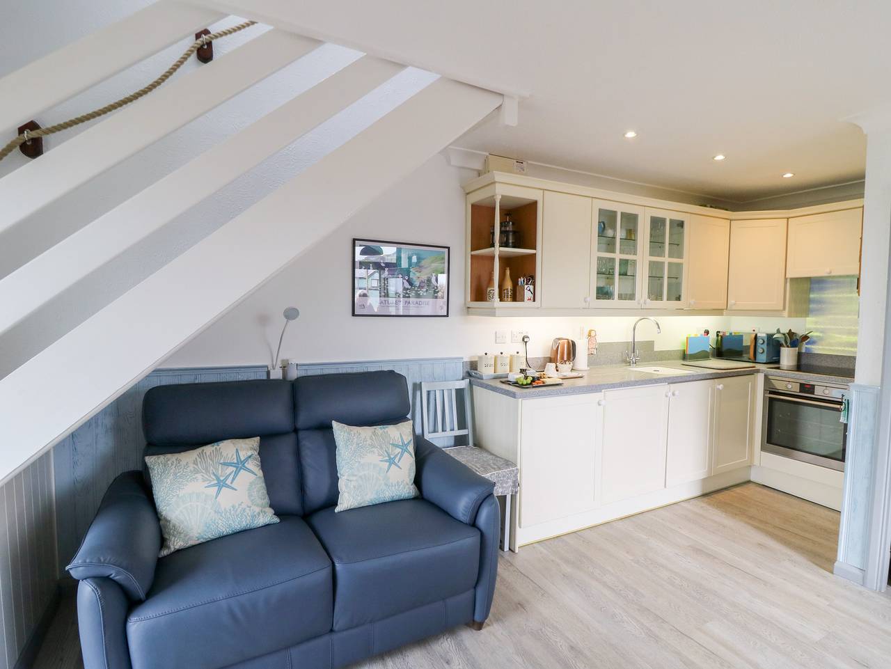 Entire apartment, 5 The Coach House in Broad Haven, Pembrokeshire