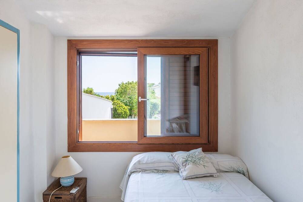 Atemberaubendes alleinstehendes Ferienhaus mit Klimaanlage,  W-Lan, Tv, Innenhof und Panoramablick in Poetto (Cagliari), Quartu Sant'Elena