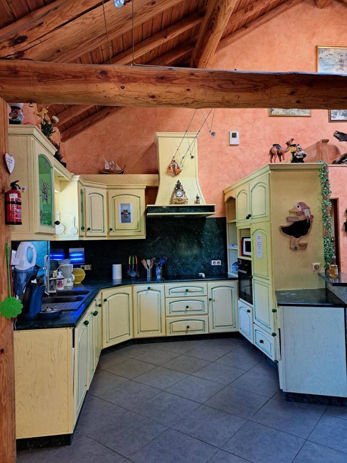 Location de vacances pour 10 personnes, avec Balcon et Jacuzzi ainsi que Terrasse et Jardin à Mérens-les-Vals - 2