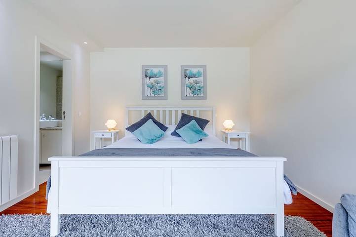 Location de vacances pour 6 personnes, avec terrasse et jardin dans Venade - 4