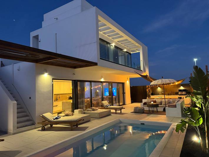 Casa vacacional 'Villa Siargao' con vistas al mar, Wi-Fi y aire acondicionado in Corralejo, La Oliva