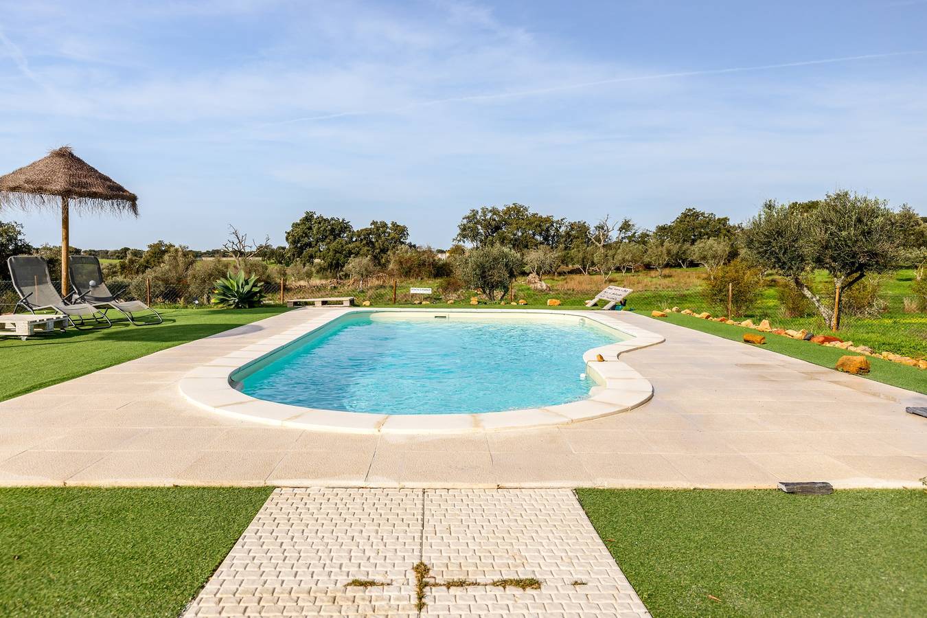 Casa de Campo 'Monte Da Masmorra De Baixo' com Piscina Privada, Jardim Privado e Wi-Fi in Santiago do Escoural, Distrito de Évora