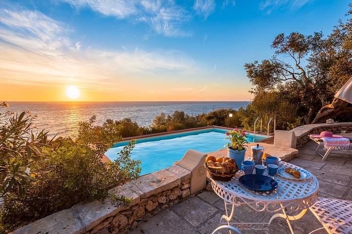 Gîte pour 3 personnes, avec Terrasse ainsi que Jardin et Piscine à Ruffano