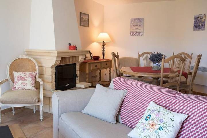 Location de vacances pour 6 personnes, avec jardin et piscine, animaux acceptés à Saint-Trinit - 4