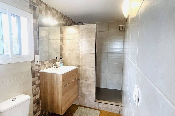 Appartement entier, Risa, piscine, bar extérieur et terrasse privée in Viñuela, Cordillera Penibética