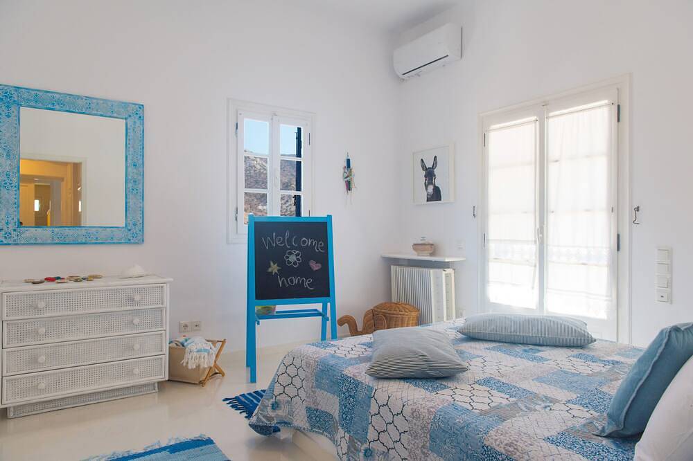 Perfect for families, 250m from the ideal beach for children in Sifnos