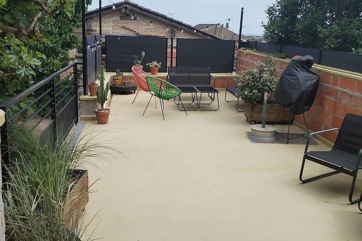 Location de vacances pour 5 personnes, avec balcon à Molières