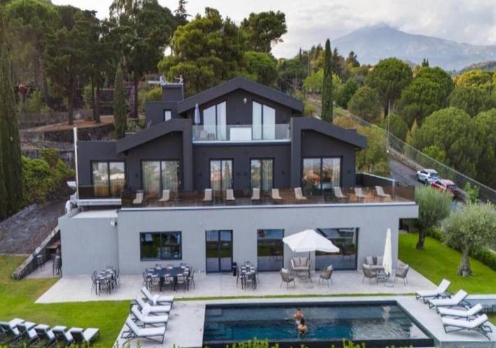 Hotel para 2 personas, con jardín y piscina además de jacuzzi y sauna - 1