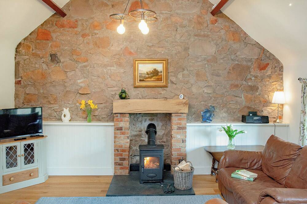 2 bedroom accommodation in Withleigh, near Tiverton in Tiverton, Devon