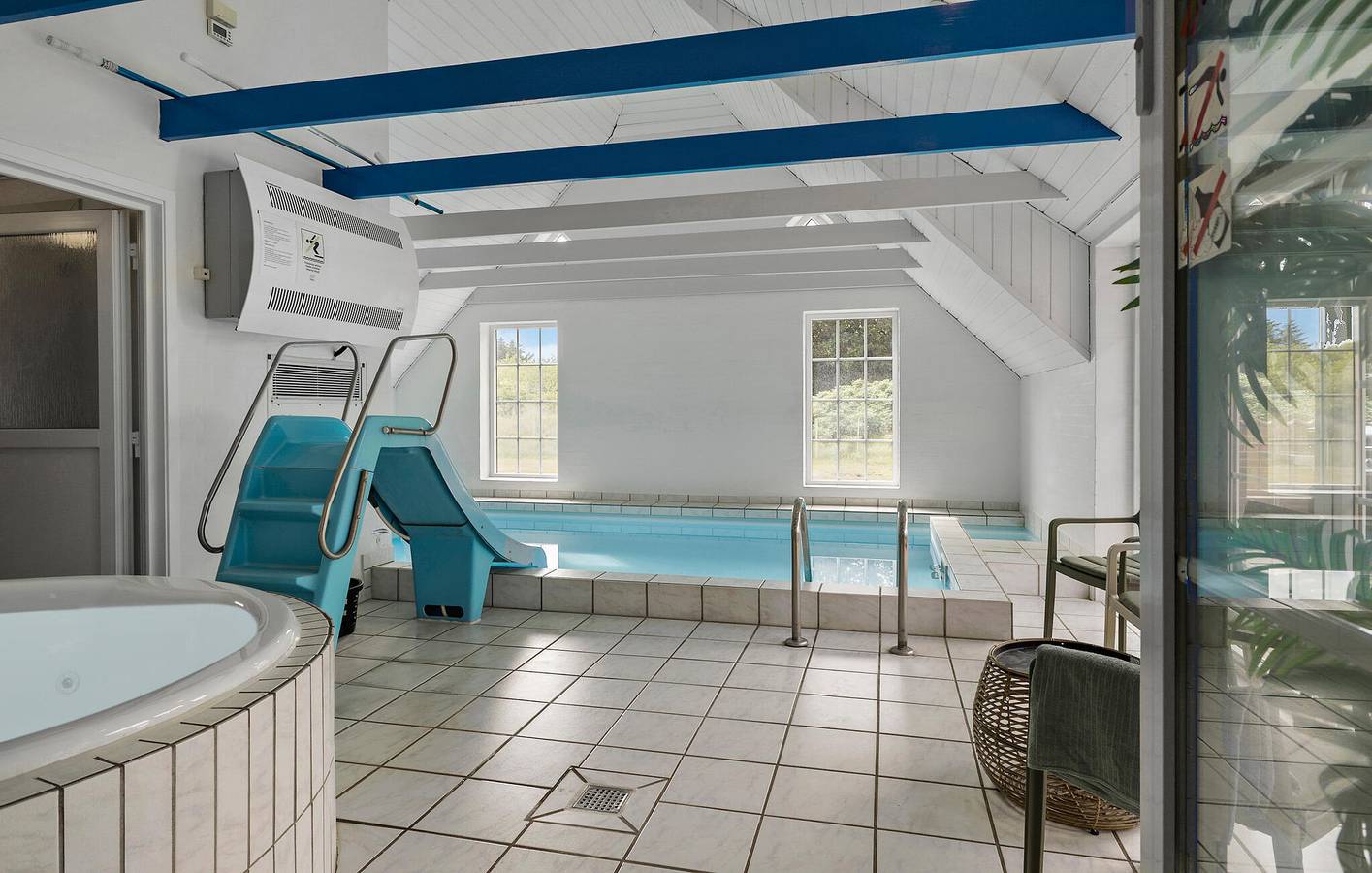 Feriehus for 14 personer med badebasseng in Fjand, Nissumfjorden