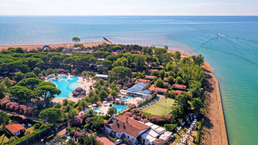 Villaggio vacanza per 4 persone, con Terrazza e Piscina nonché Sauna a Lignano Sabbiadoro