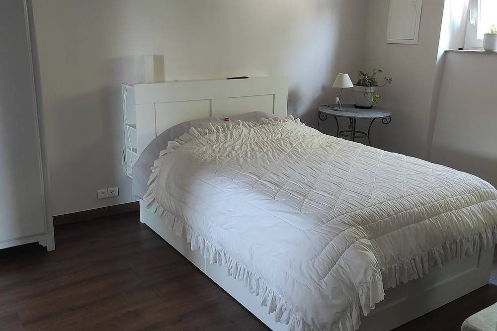 Charming villa surrounded by nature. in La Gaude, Cannes region